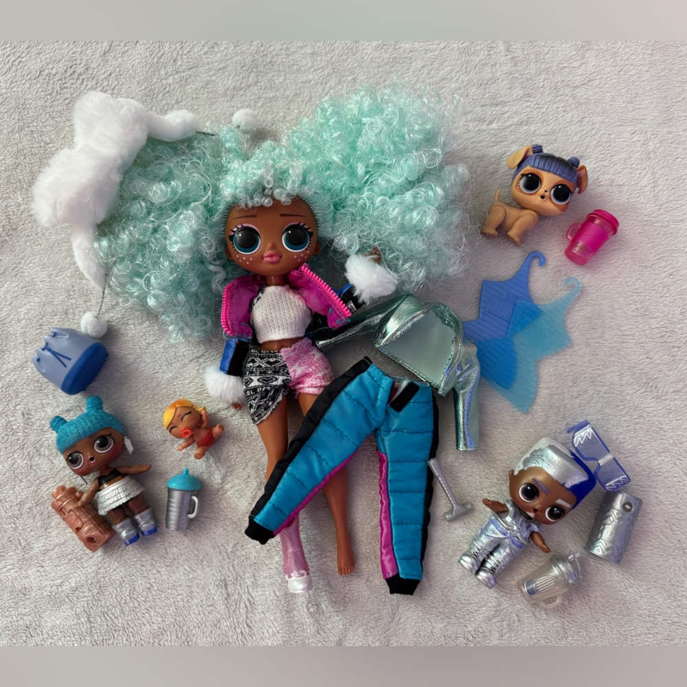 LOL Doll with Accessories - Blue and Pink